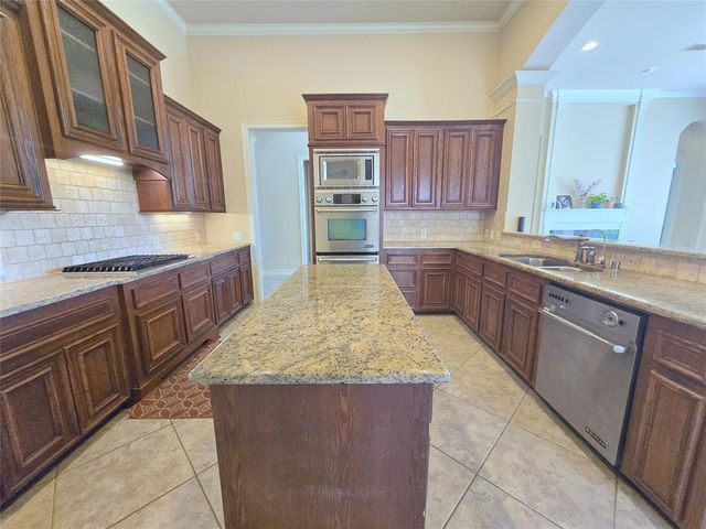 12515 Stoney Creek Drive, Pearland, TX 77584