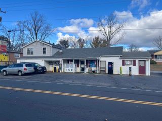 2635 W BEVERLEY ST, Staunton, VA 24401