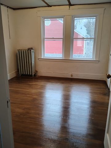18 Spring St, Lexington, MA 02421