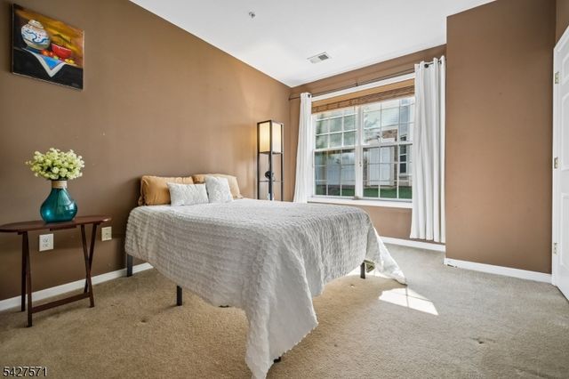 3 Slate Ct D-1, Woodland Park, NJ 07424