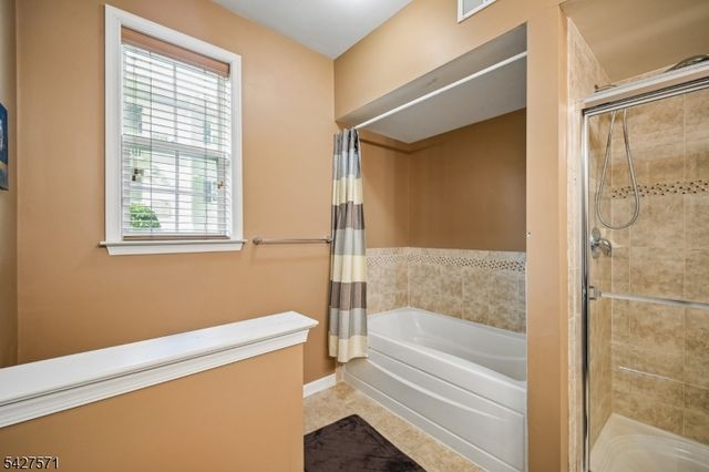 3 Slate Ct D-1, Woodland Park, NJ 07424