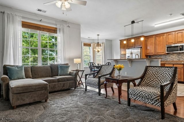 3 Slate Ct D-1, Woodland Park, NJ 07424