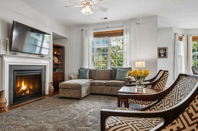 3 Slate Ct D-1, Woodland Park, NJ 07424