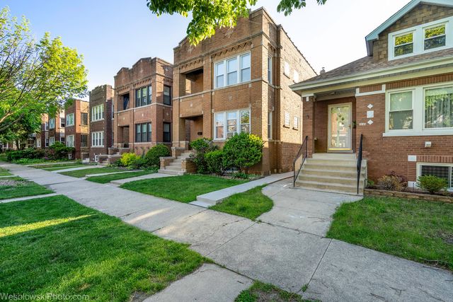 4146 N Marmora Avenue, Chicago, IL 60634