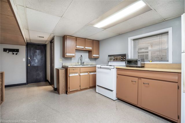 4146 N Marmora Avenue, Chicago, IL 60634