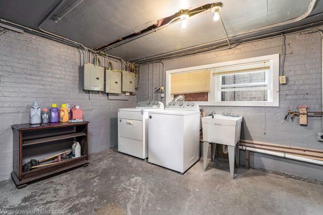 4146 N Marmora Avenue, Chicago, IL 60634