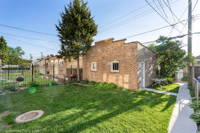 4146 N Marmora Avenue, Chicago, IL 60634
