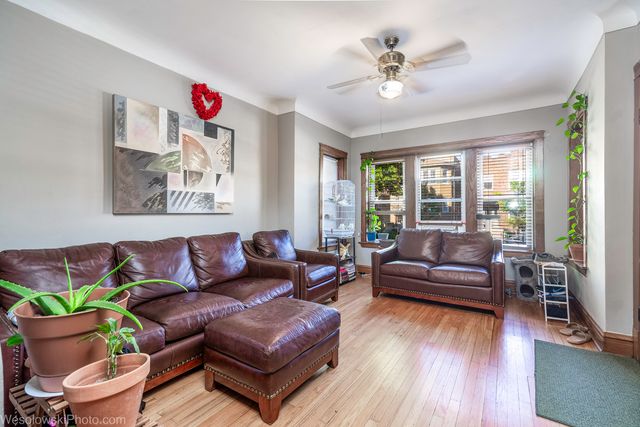 4146 N Marmora Avenue, Chicago, IL 60634