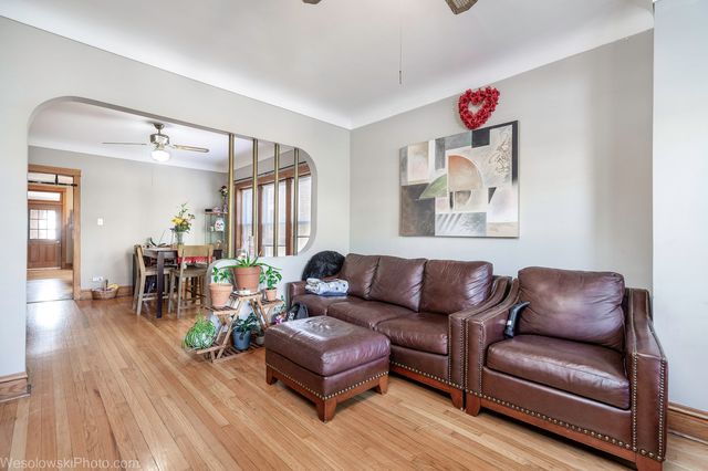 4146 N Marmora Avenue, Chicago, IL 60634