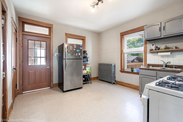 4146 N Marmora Avenue, Chicago, IL 60634