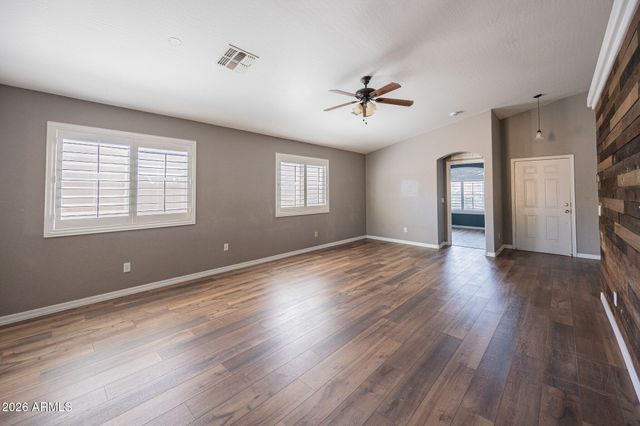 10960 W TAFT Street, Phoenix, AZ 85037