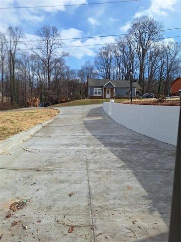 4460 Carrie Avenue, Winston-salem, NC 27105