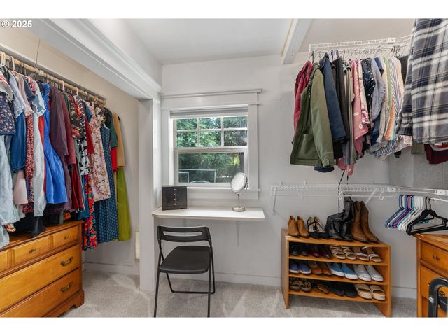 1208 E 10TH St, Newberg, OR 97132