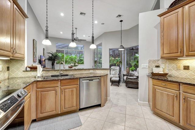 7602 Greenbrier Circle, Port St. Lucie, FL 34986