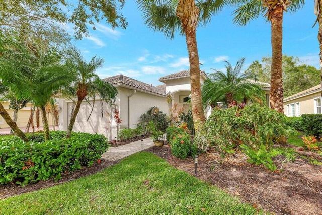 7602 Greenbrier Circle, Port St. Lucie, FL 34986