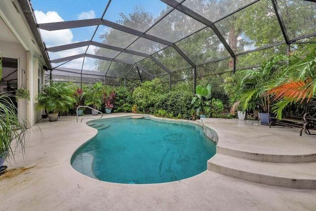 7602 Greenbrier Circle, Port St. Lucie, FL 34986