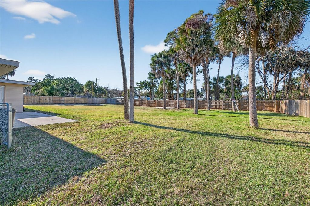 Image 28 of property listing at 123 W OCEAN AVENUE, Edgewater, FL 32132
