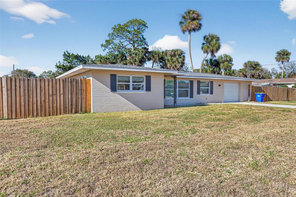 Image 31 of property listing at 123 W OCEAN AVENUE, Edgewater, FL 32132