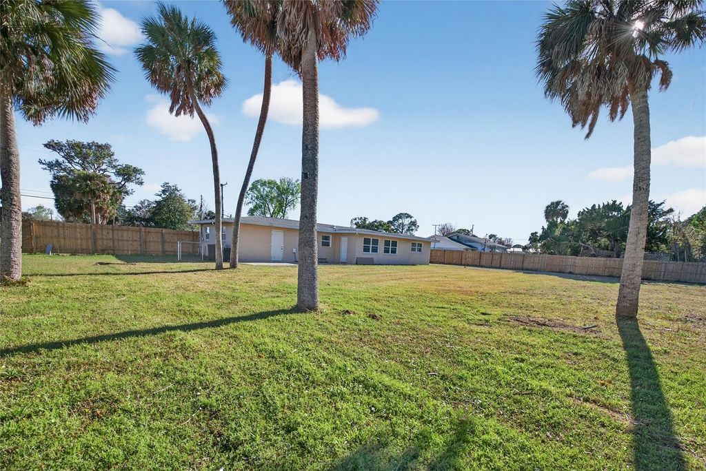 Image 32 of property listing at 123 W OCEAN AVENUE, Edgewater, FL 32132