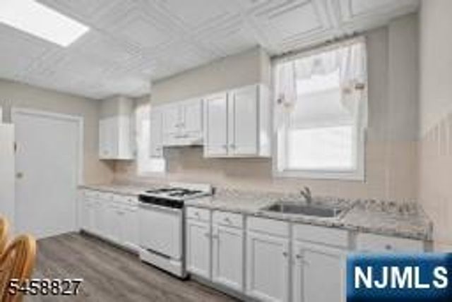 47 Malvern Street, Newark, NJ 07105