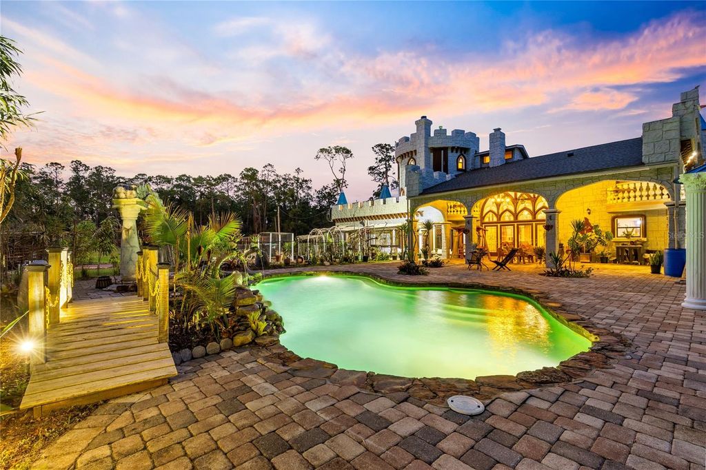 Image 2 of property listing at 14502 SCOTCH PINE COURT, Orlando, FL 32832