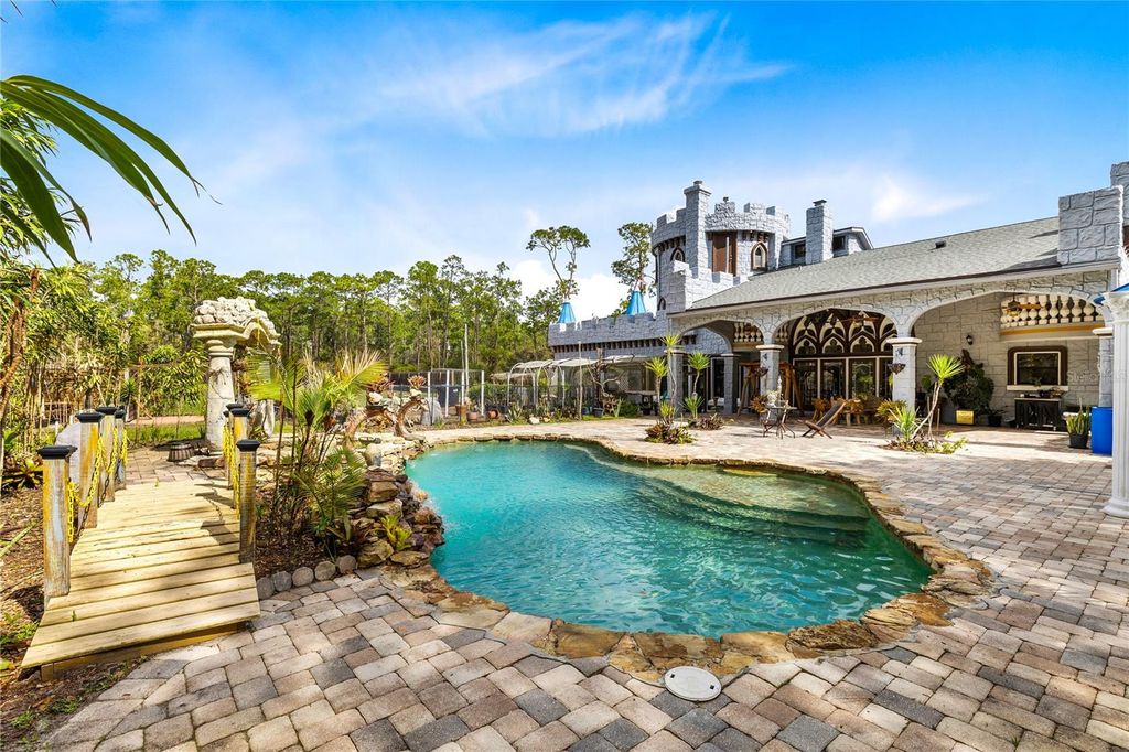 Image 38 of property listing at 14502 SCOTCH PINE COURT, Orlando, FL 32832