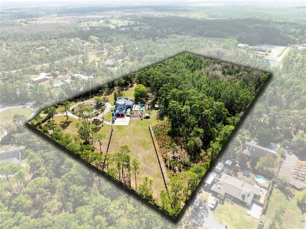 Image 6 of property listing at 14502 SCOTCH PINE COURT, Orlando, FL 32832