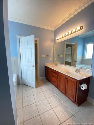 5806 Kessinger Court, Hope Mills, NC 28348
