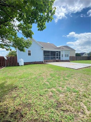 5806 Kessinger Court, Hope Mills, NC 28348