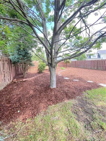 5806 Kessinger Court, Hope Mills, NC 28348