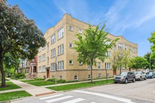 4449 W Sunnyside Avenue 2, Chicago, IL 60630