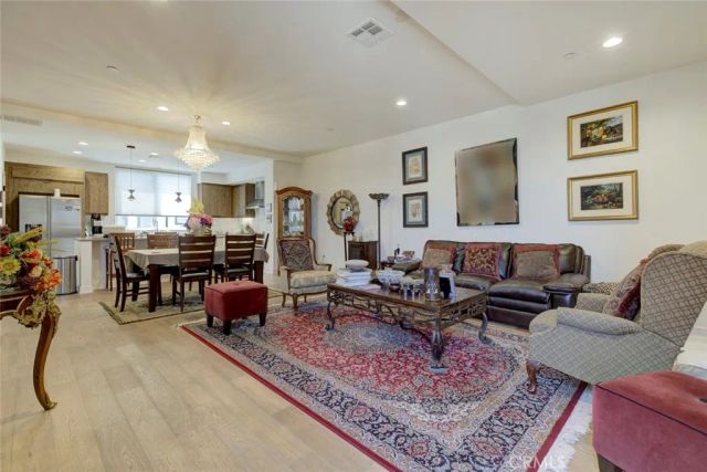 1049 N Joels Place, Los Angeles, CA 90012