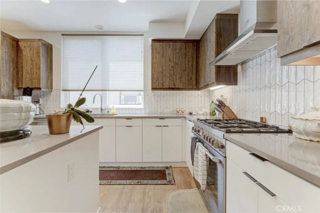 1049 N Joels Place, Los Angeles, CA 90012