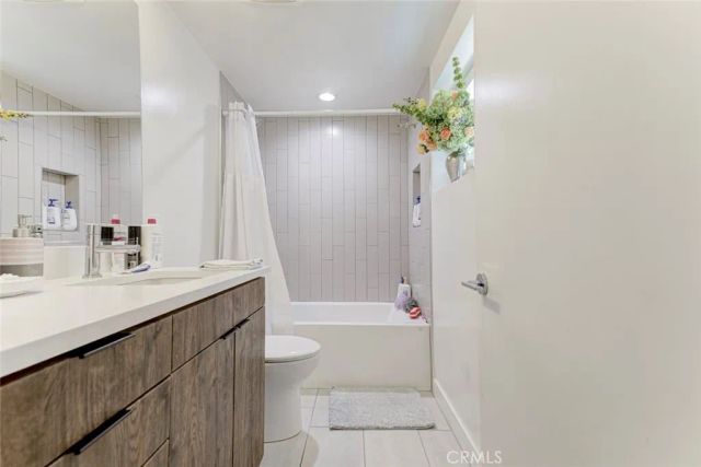1049 N Joels Place, Los Angeles, CA 90012