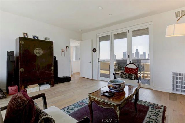 1049 N Joels Place, Los Angeles, CA 90012