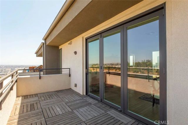 1049 N Joels Place, Los Angeles, CA 90012