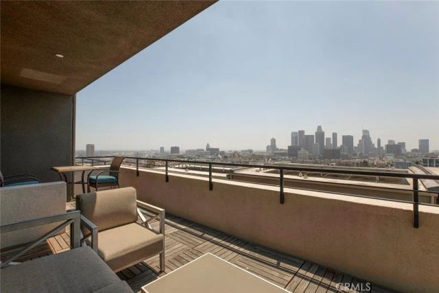 1049 N Joels Place, Los Angeles, CA 90012