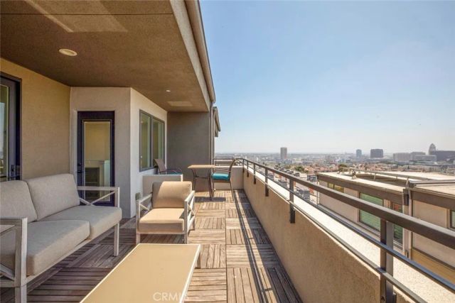 1049 N Joels Place, Los Angeles, CA 90012