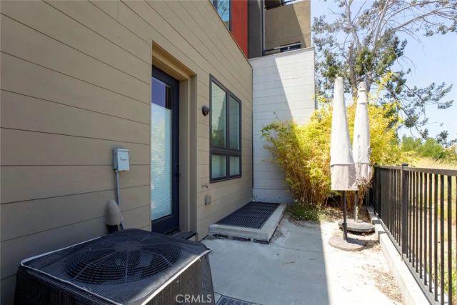 1049 N Joels Place, Los Angeles, CA 90012
