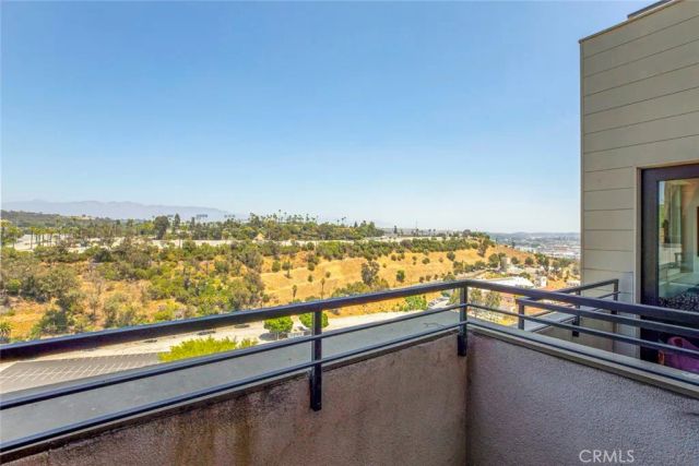 1049 N Joels Place, Los Angeles, CA 90012
