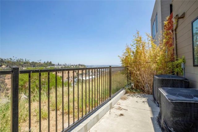 1049 N Joels Place, Los Angeles, CA 90012
