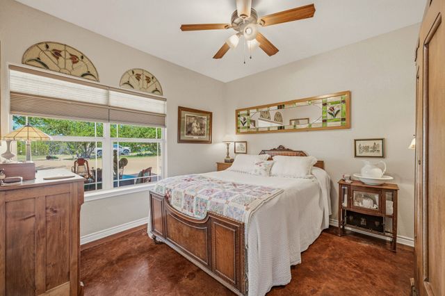 805 Anglers Ridge, Bluff Dale, TX 76433