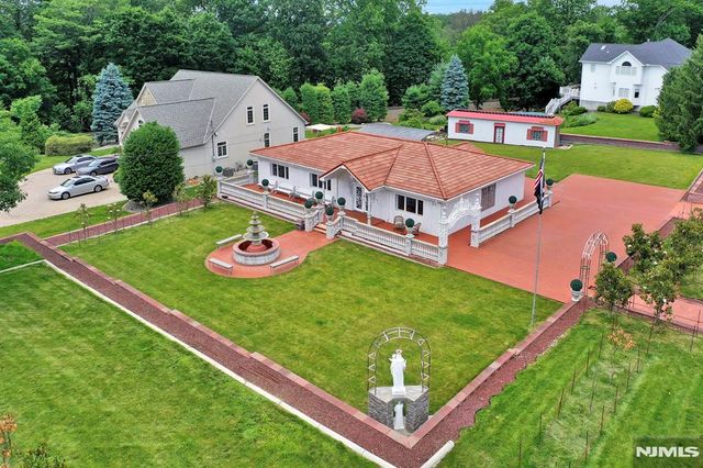 85 Francisco Avenue, Little Falls, NJ 07424