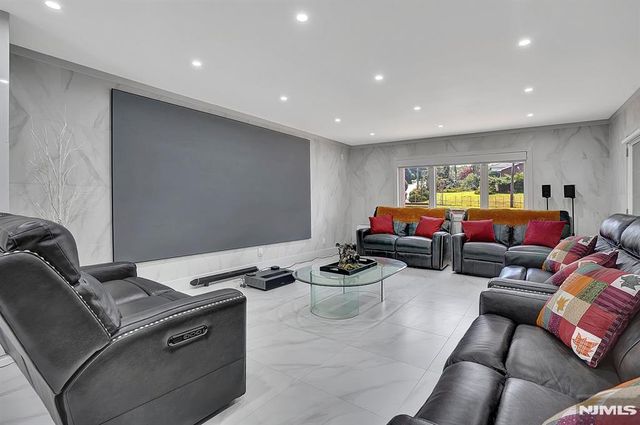 85 Francisco Avenue, Little Falls, NJ 07424