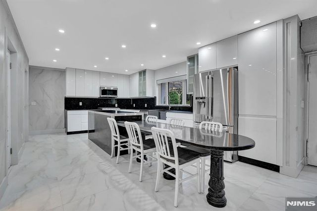 85 Francisco Avenue, Little Falls, NJ 07424