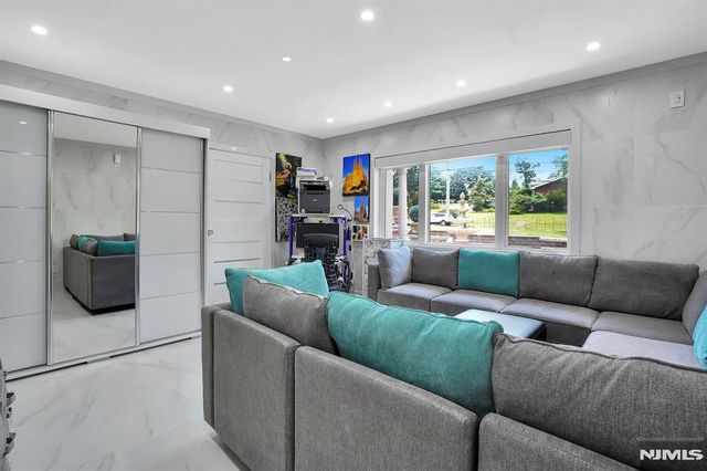 85 Francisco Avenue, Little Falls, NJ 07424