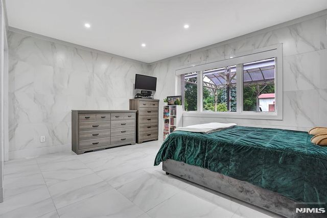 85 Francisco Avenue, Little Falls, NJ 07424