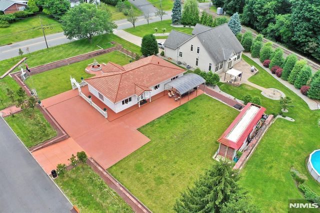 85 Francisco Avenue, Little Falls, NJ 07424