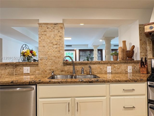 6610 SW 104th Ct, Miami, FL 33173