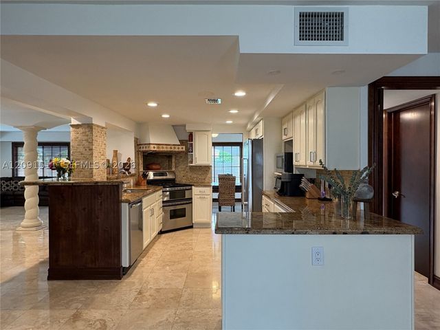 6610 SW 104th Ct, Miami, FL 33173